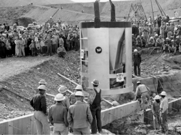 1957 Gov. Rosellini turning valve