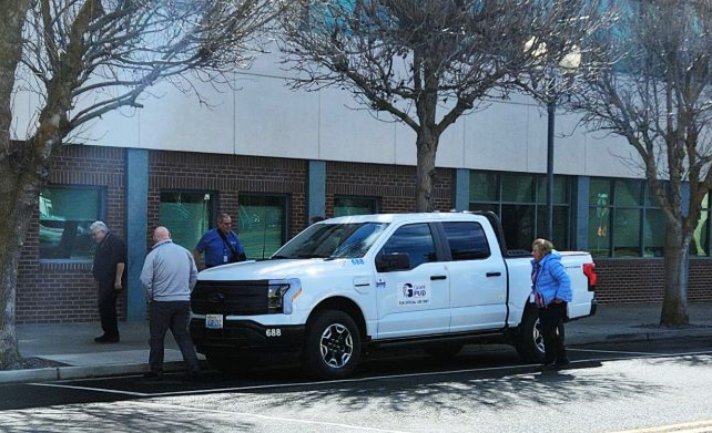 Ford_electric_pickup_w_commissioners.jpeg